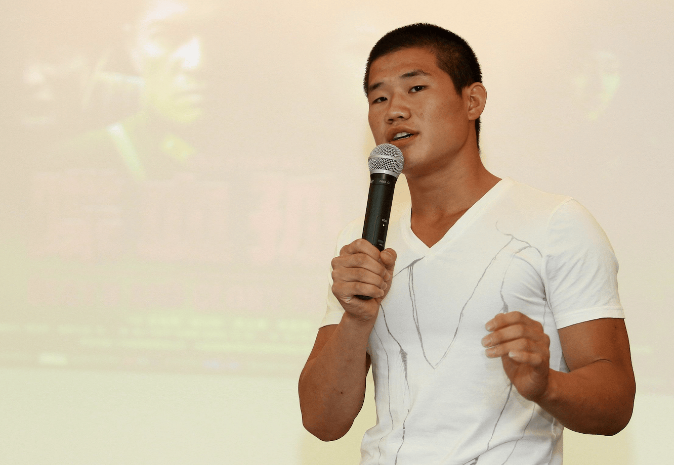 “嘎子哥”谢孟伟被执行超1400万 ，此前身着警服直播带货被行政拘留