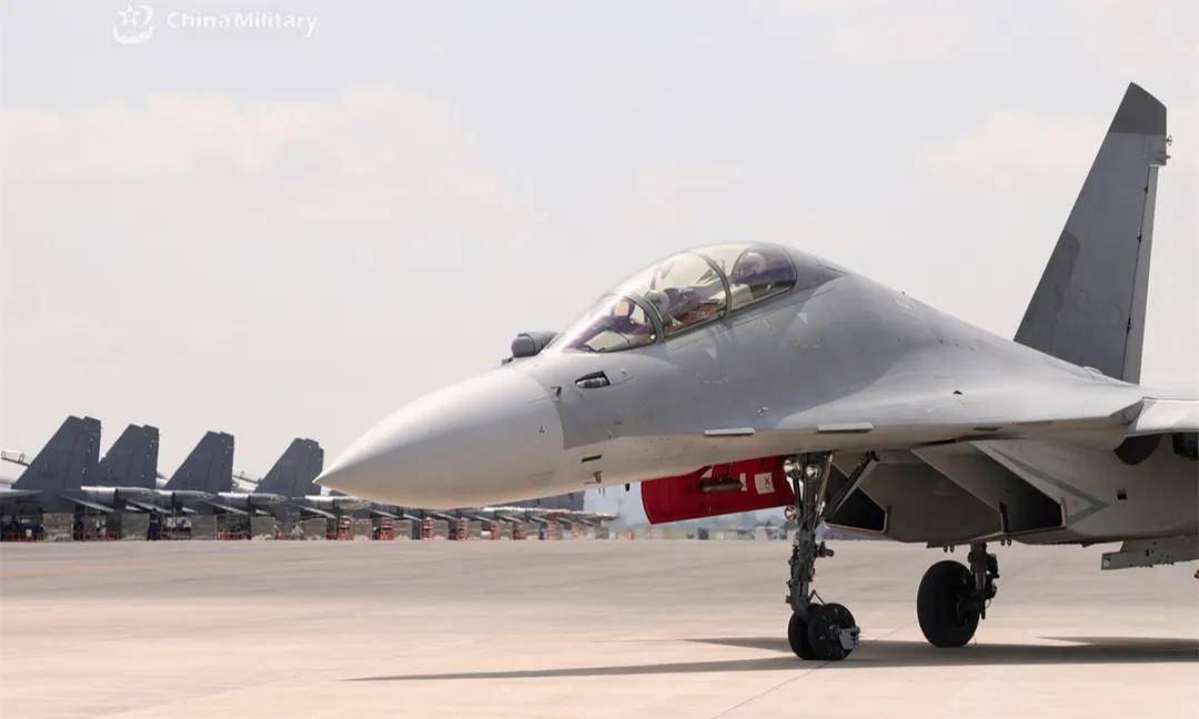 央视官宣:歼-16可挂载副油箱<strong></p>
<p>买数字货币</strong>!网友:航程加到7000公里有必要?