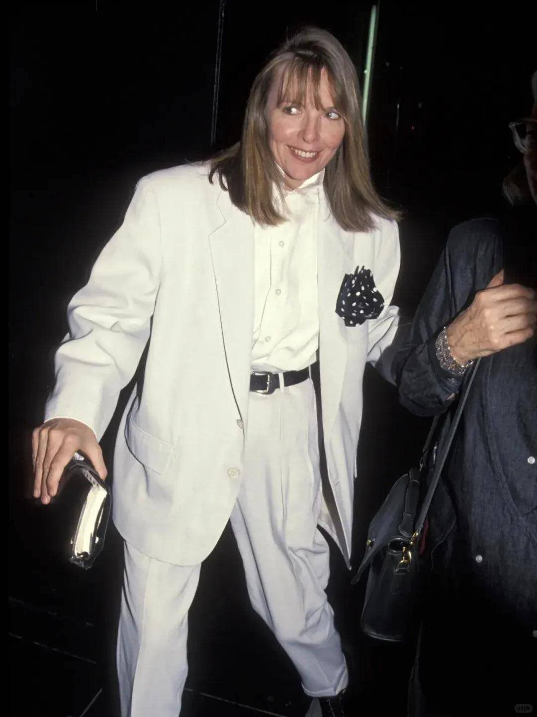 79岁奥斯卡影后离世<strong></p>
<p>如何交易数字货币</strong>,她是男神收割机,松弛中性风穿搭鼻祖