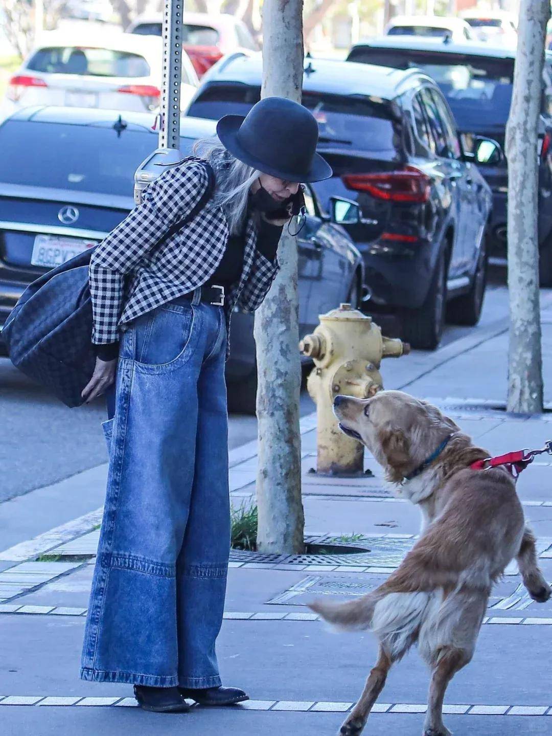 79岁奥斯卡影后离世<strong></p>
<p>如何交易数字货币</strong>,她是男神收割机,松弛中性风穿搭鼻祖