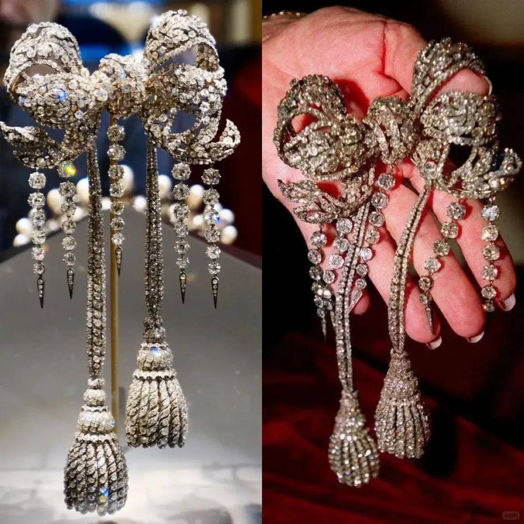 卢浮宫被盗的珠宝中<strong></p>
<p>中国的数字货币</strong>，有拿破仑送给妻子的爱情信物