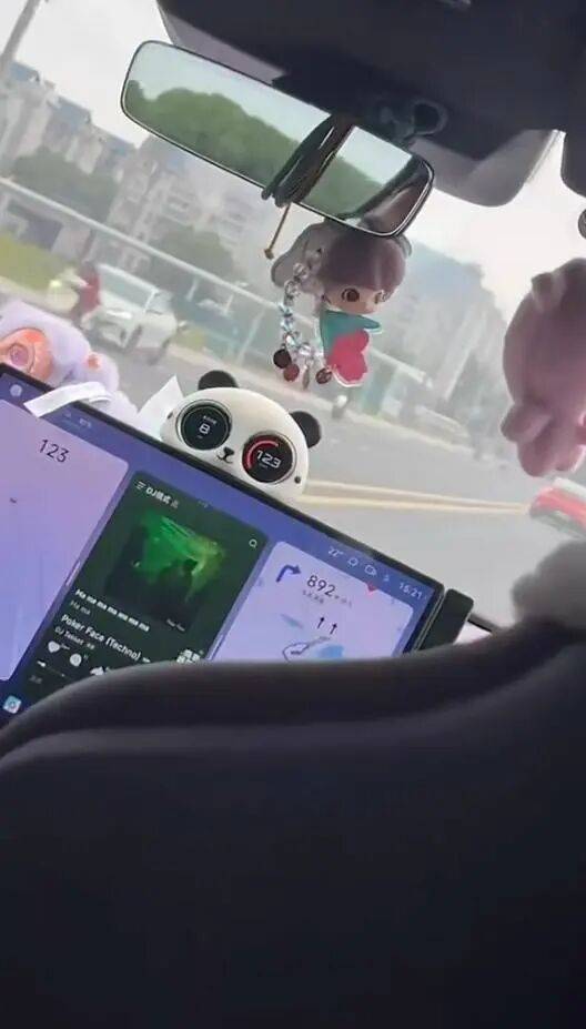 小米汽车市区飙至时速120公里<strong></p>
<p>数字货币机</strong>，跨双黄线到对向车道超车……交警回应→