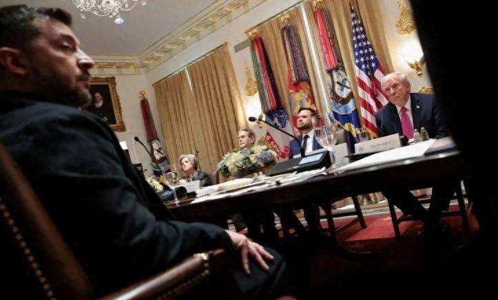 泽连斯基失望透顶<strong></p>
<p>数字货币机</strong>，被美当面羞辱，终于认清了现实：只要能停火，领土也能谈！