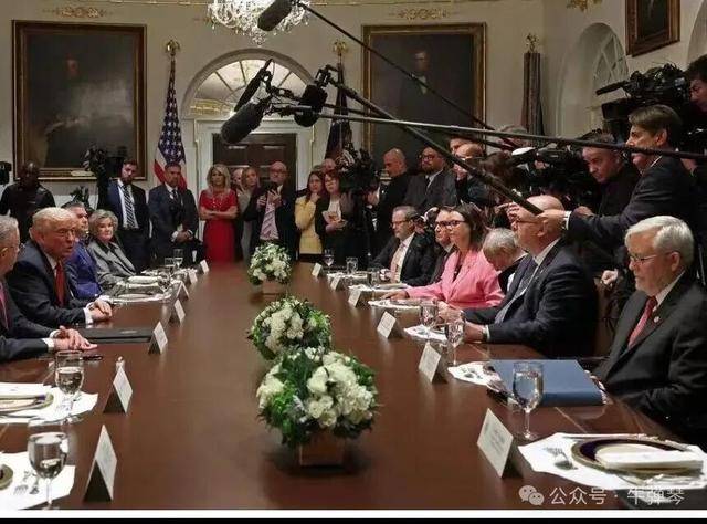 他被特朗普当众羞辱<strong></p>
<p>数字货币公司</strong>,全场都在哄笑