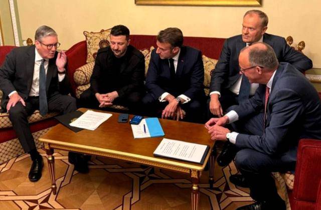 普京拒绝后<strong></p>
<p>数字货币公司</strong>，特朗普叫停普特会！12国倒戈，泽连斯基决定停火？