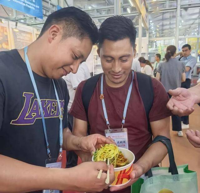 武汉即将量产<strong></p>
<p>数字货币公司</strong>!不少人赶来排队尝鲜