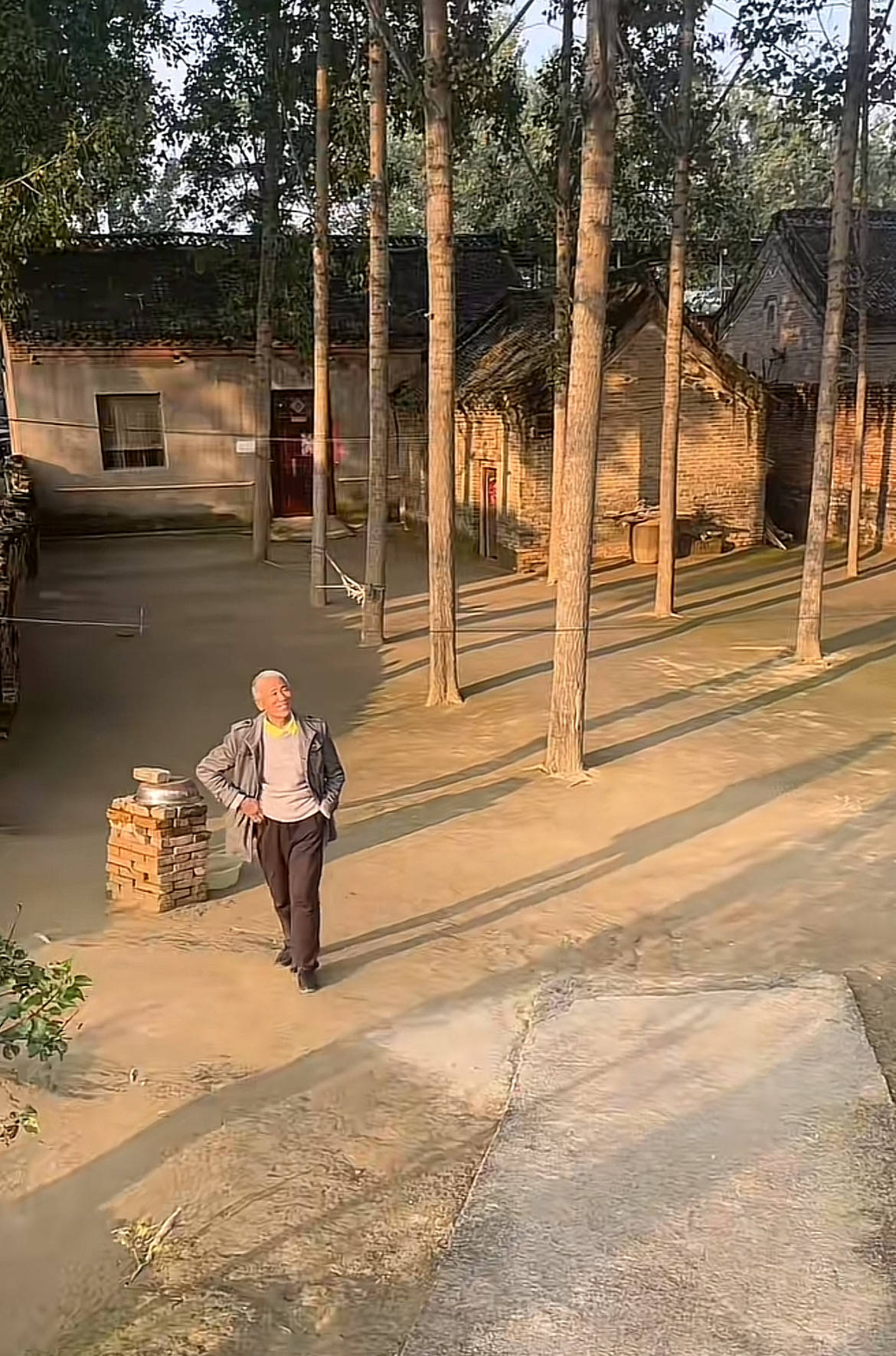 河南一大爷的院子因干净成网红打卡地<strong></p>
<p>数字货币分析</strong>，网友：像极了小时候家的样子，想拖鞋光脚丫子走