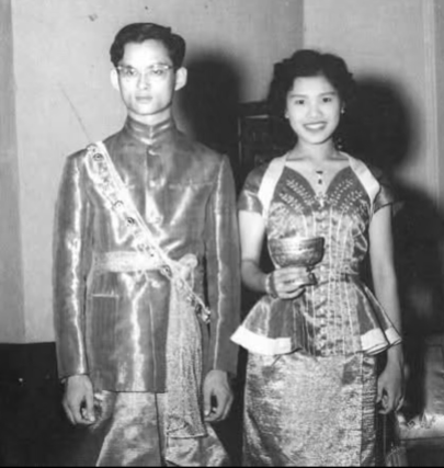 泰国王太后诗丽吉去世<strong></p>
<p>数字货币软件</strong>,留下19顶奢华王冠和她的传奇一生