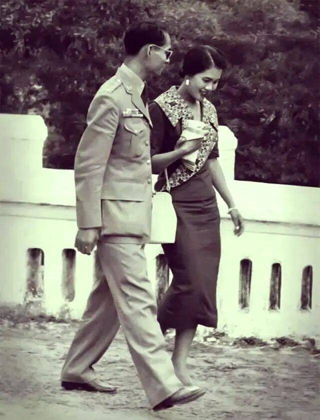 泰国王太后诗丽吉去世<strong></p>
<p>数字货币软件</strong>,留下19顶奢华王冠和她的传奇一生