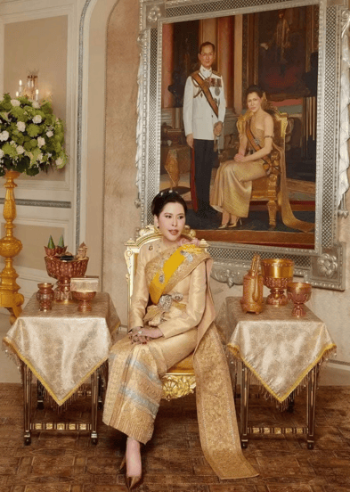 泰国王太后诗丽吉去世<strong></p>
<p>数字货币软件</strong>,留下19顶奢华王冠和她的传奇一生