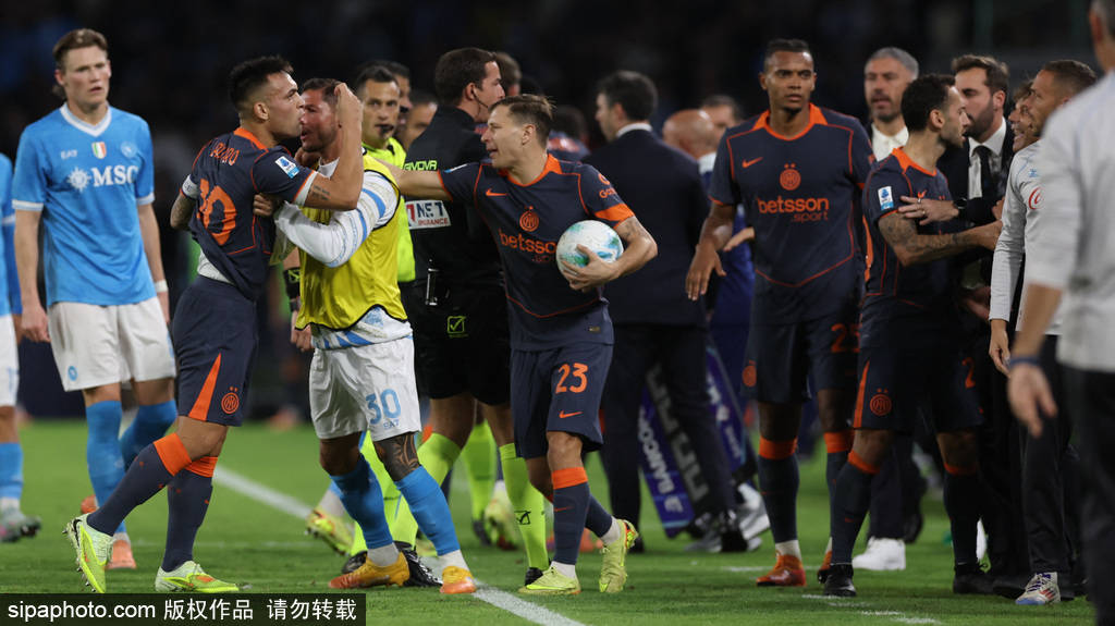 恩怨不休<strong></p>
<p>数字货币软件</strong>！孔蒂与劳塔罗场上对骂 昔日在国米打拳击和解