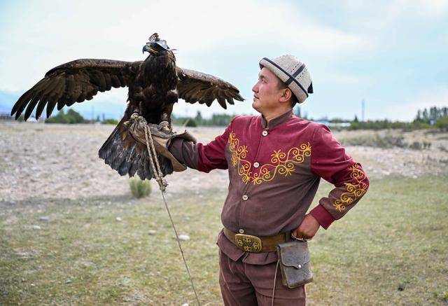 青年说 | 到中亚<strong></p>
<p>国内数字货币</strong>，奔赴一场激动人心的“探秘”