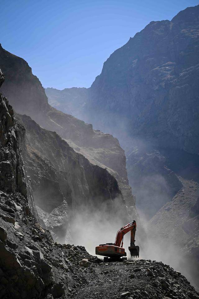 青年说 | 到中亚<strong></p>
<p>国内数字货币</strong>，奔赴一场激动人心的“探秘”