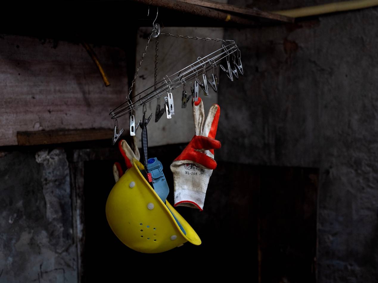 <strong></p>
<p>国内数字货币</strong>他们挤在8元一晚的旅店 几百人抢一个活