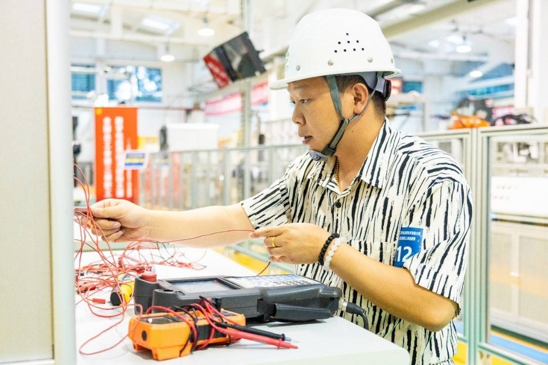 上海机器人系统运维选手集训有序推进<strong></p>
<p>国内数字货币</strong>,“破阵”指日可待