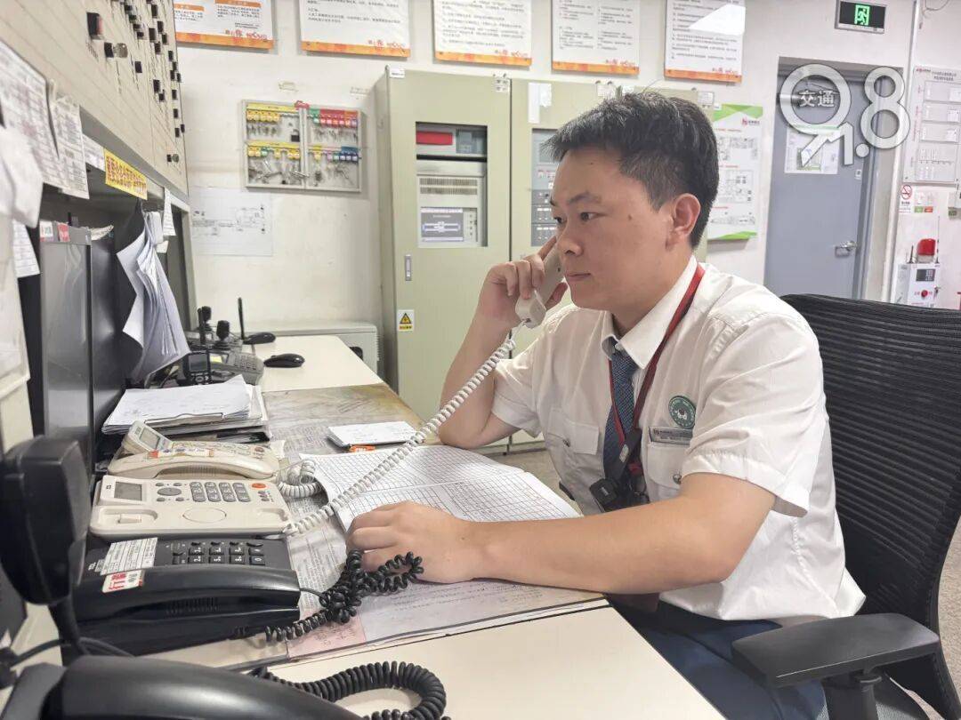 杭州地铁内<strong></p>
<p>数字货币合法</strong>，女乘客突然崩溃大哭！紧接着……这一幕被拍下