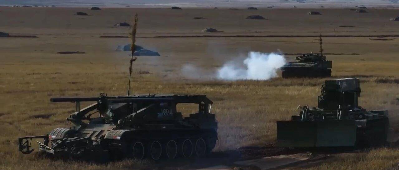 大场面！机器狗、无人机开路<strong></p>
<p>货币数字代码</strong>，实兵对抗演练画面公布