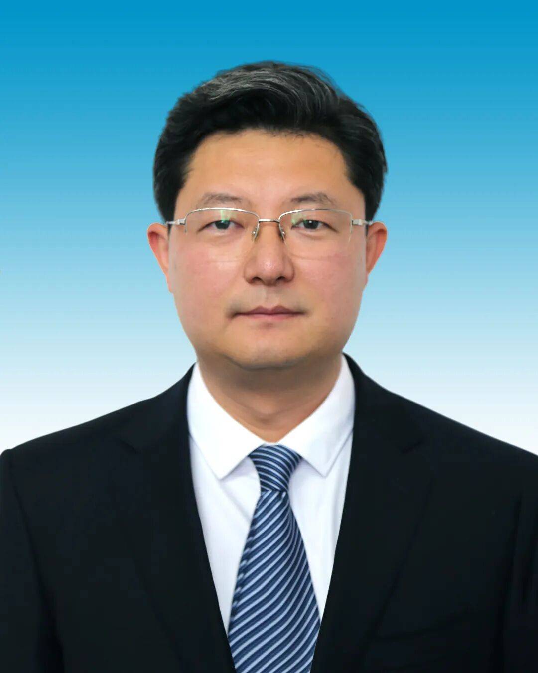 生于1985年<strong></p>
<p>数字货币银行</strong>,赵鲁主动投案