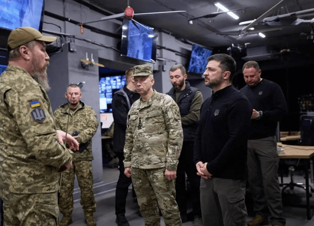 泽连斯基谎言碎了一地<strong></p>
<p>数字货币银行</strong>,乌军认清事实承认红军城败了,血战到底只为美国?