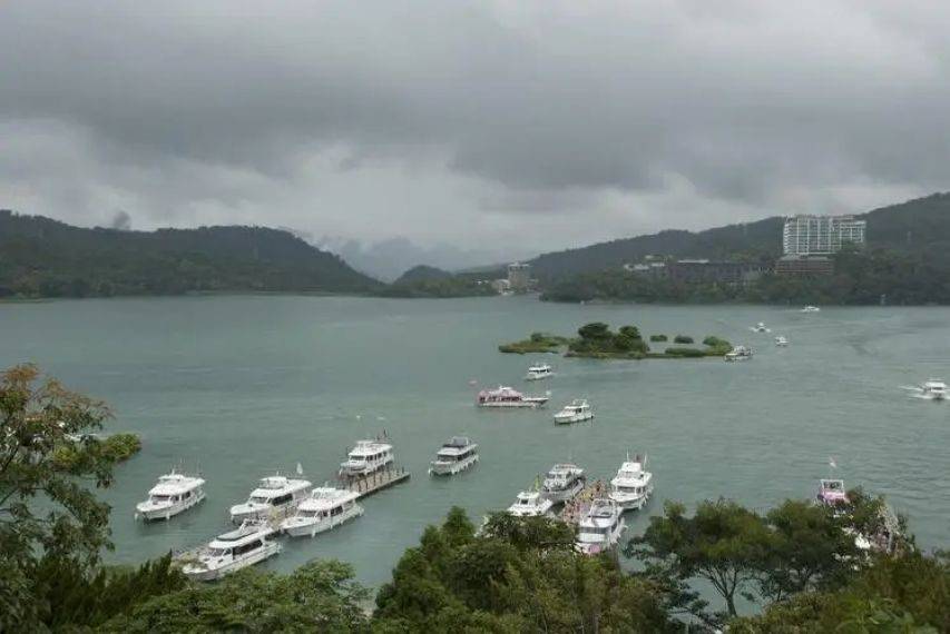 两岸统一众望所归!台湾岛内掀起入党潮<strong></p>
<p>数字货币银行</strong>,869人加入国民党,洪秀柱出面促统,果然没让大陆失望!