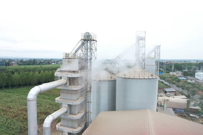 阴雨50天<strong></p>
<p>数字货币银行</strong>,他用3200块救回30万斤玉米