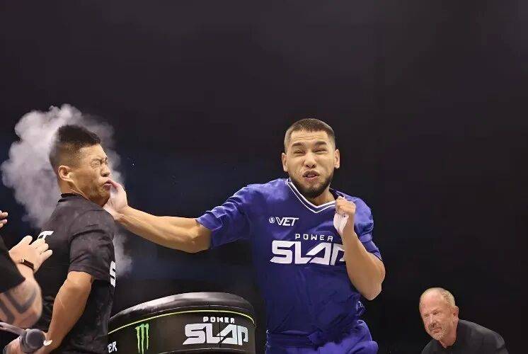 “现在看人还是重影”！扇耳光比赛受伤的中国选手：签了6场，还想完成剩下的5场