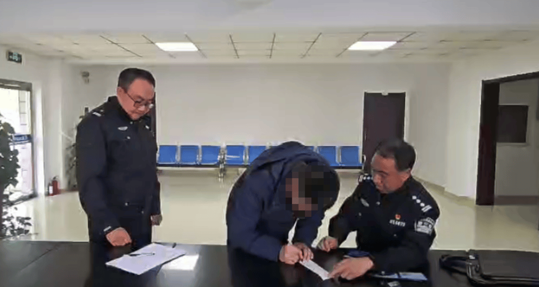 8人穿“警服”为婚礼开路?后续来了<strong></p>
<p>数字货币世界</strong>!