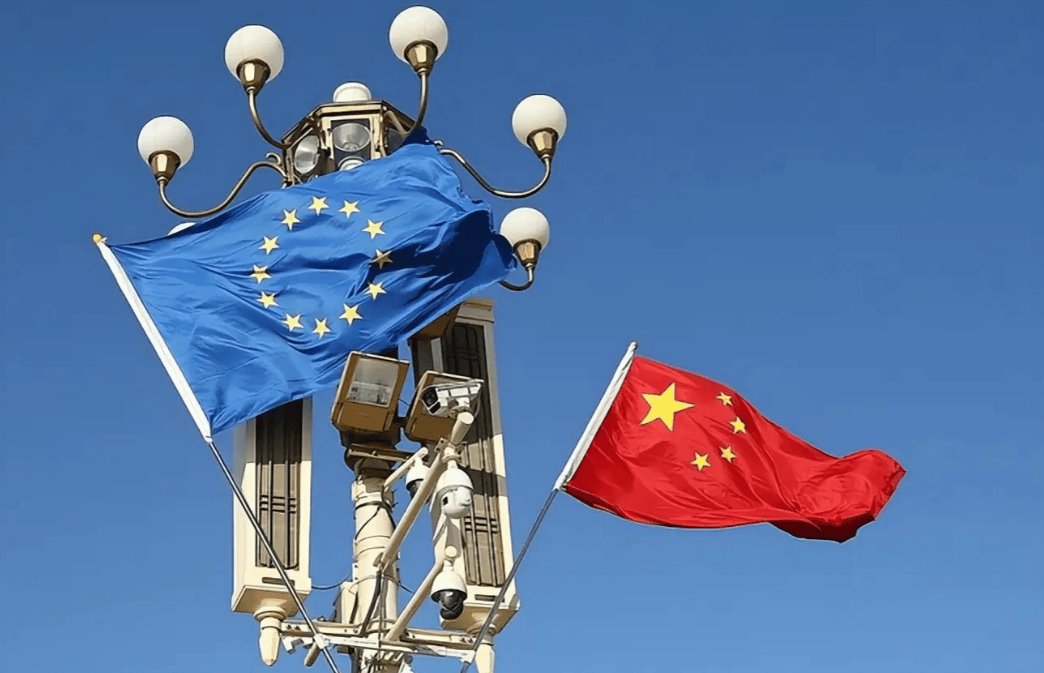 英媒破防<strong></p>
<p>关于数字货币</strong>,驳斥中国人看不起欧洲,像“年老色衰的妃子”不接受被美国“帝王”抛弃