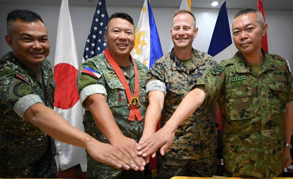 解放军出动多架轰炸机<strong></p>
<p>数字货币央行</strong>,对菲律宾强硬表态