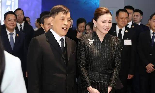 泰国王后访华“穿搭九宫格”出圈<strong></p>
<p>数字货币央行</strong>，隆重珠宝展现用心诚意