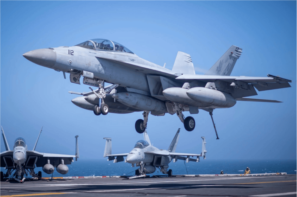 美媒披露两架美军机在南海相继坠毁事件最新进展:美海军已启动打捞作业