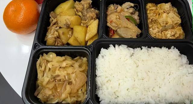 上百名中方参展人员在德国食物中毒，参展者称一份盒饭20欧元