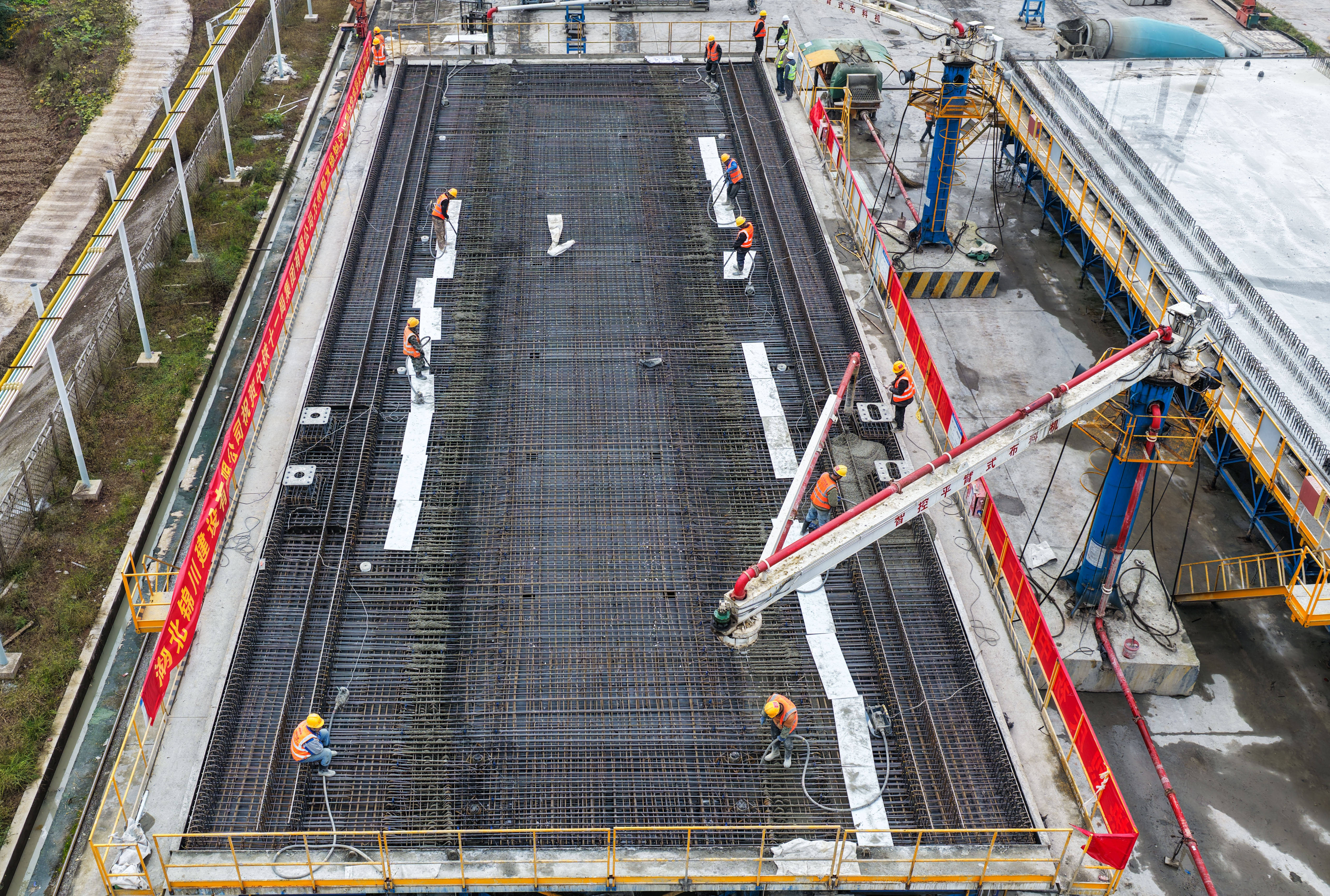 渝万高铁万州段完成全部301榀箱梁预制任务