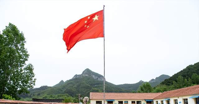 “民族英雄”泽连斯基的背后<strong></p>
<p>数字货币交易app</strong>,站着一大批中国人