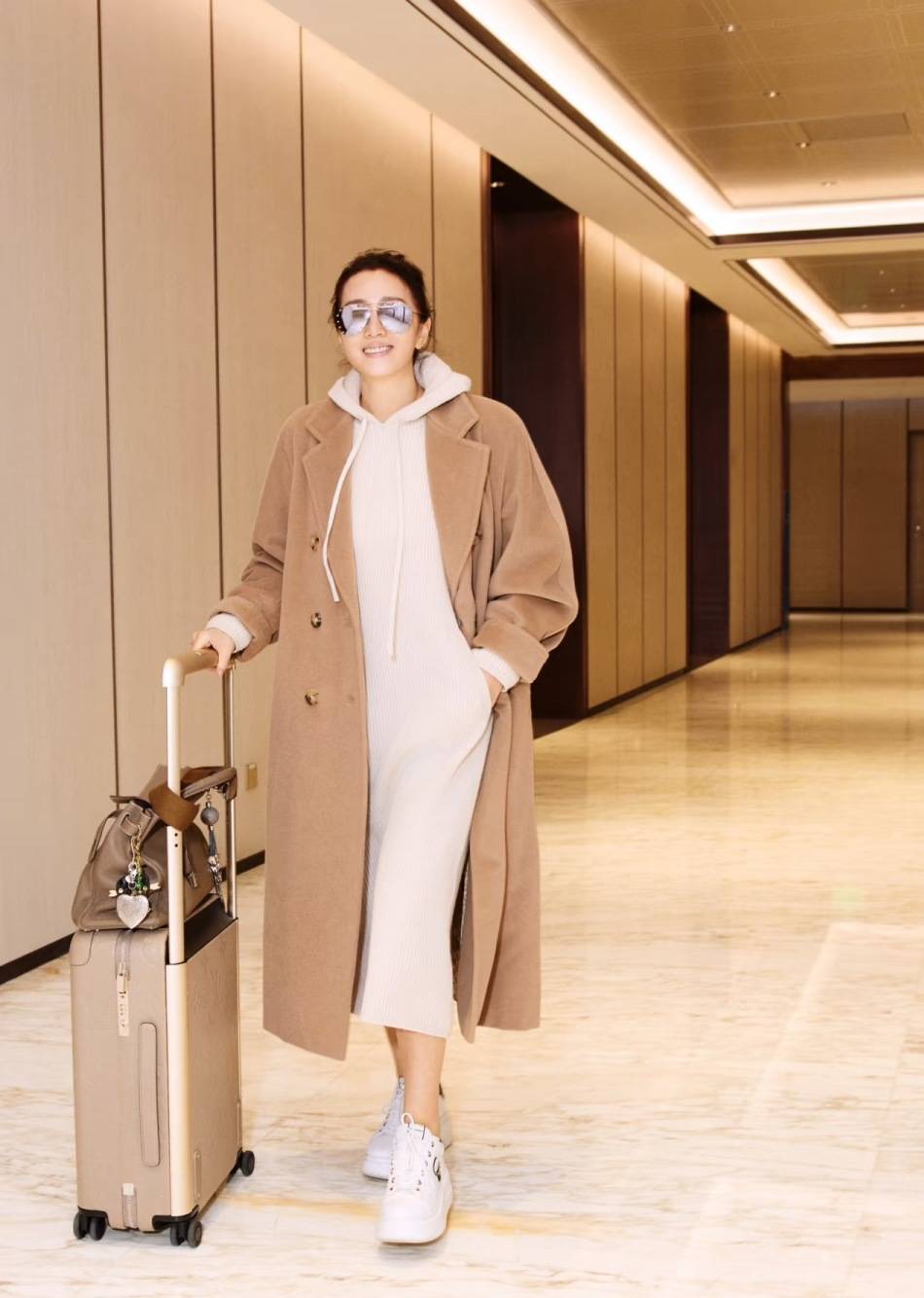 巩俐、梅姨、高圆圆...Power女性冬天少不了一件驼色大衣<strong></p>
<p>数字货币怎么交易</strong>！