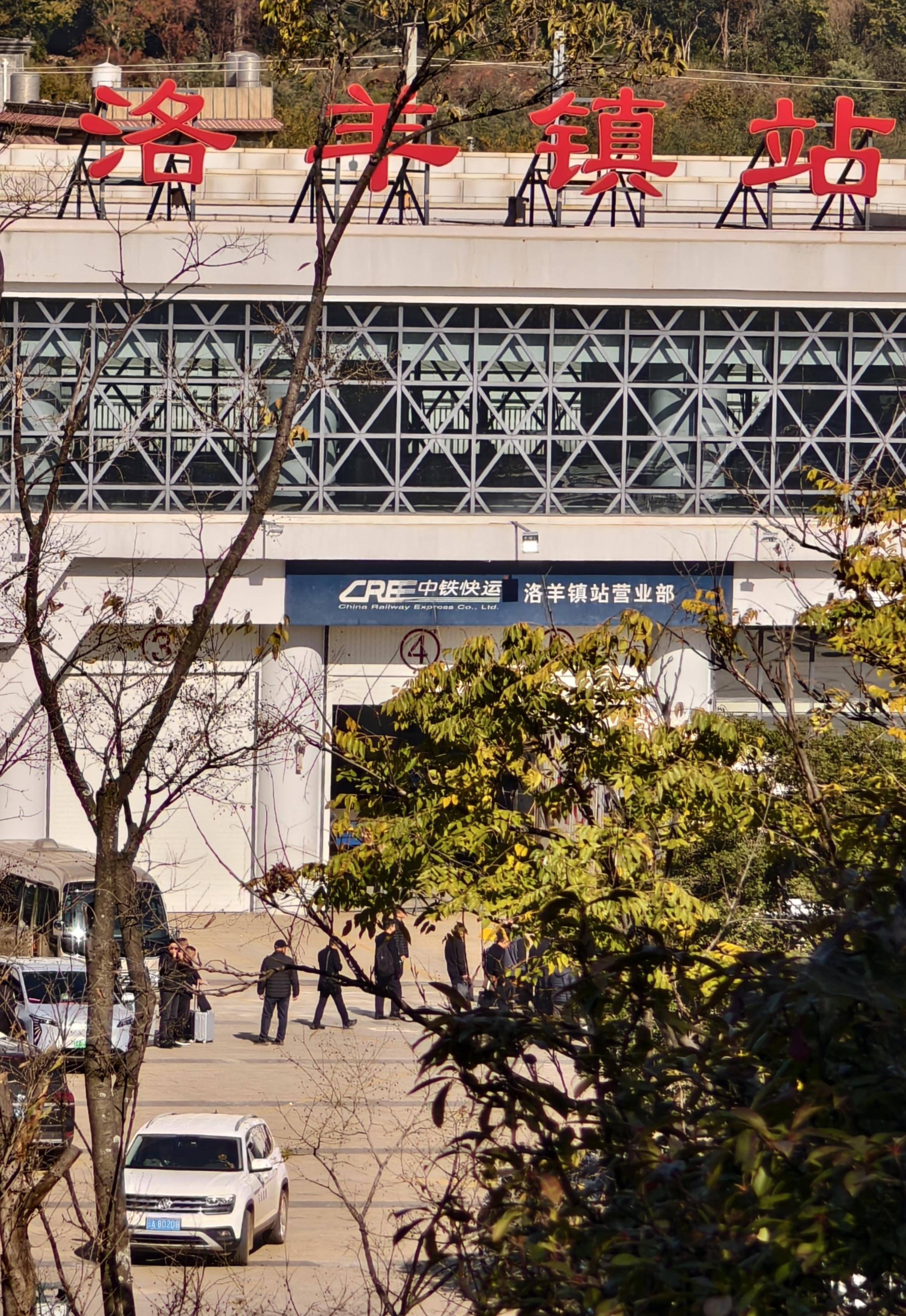 昆明发生试验列车撞施工作业人员事故<strong></p>
<p>开发数字货币</strong>,开屏新闻记者探访现场