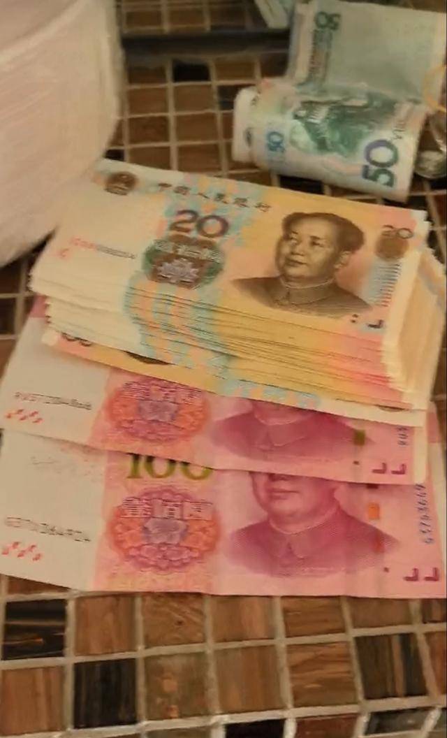 房子要卖了<strong></p>
<p>数字货币交易系统</strong>,两万多现金和珍贵邮票却落在里面,还好有他