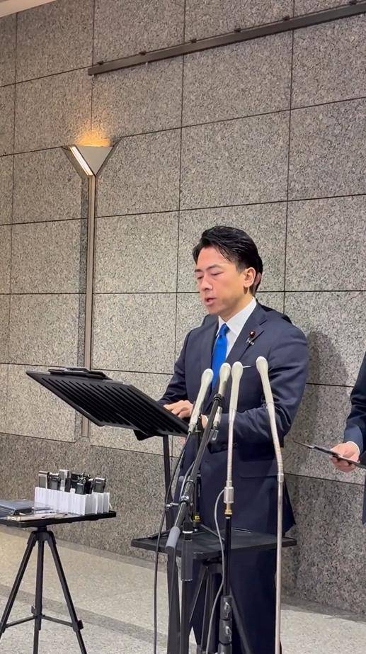 突发！2架日本F-15J逼近辽宁舰<strong></p>
<p>数字货币eos</strong>，歼-15T起飞拦截，硬碰硬分出胜负