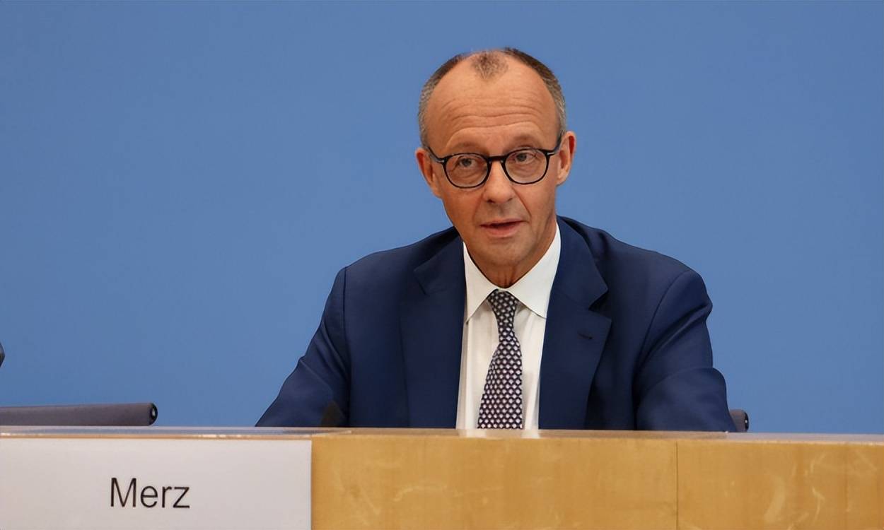 事情闹大了！俄军发射导弹<strong></p>
<p>数字货币期权</strong>，乌克兰大坝被炸断，泽连斯基向美欧求助，特朗普直接把话说透