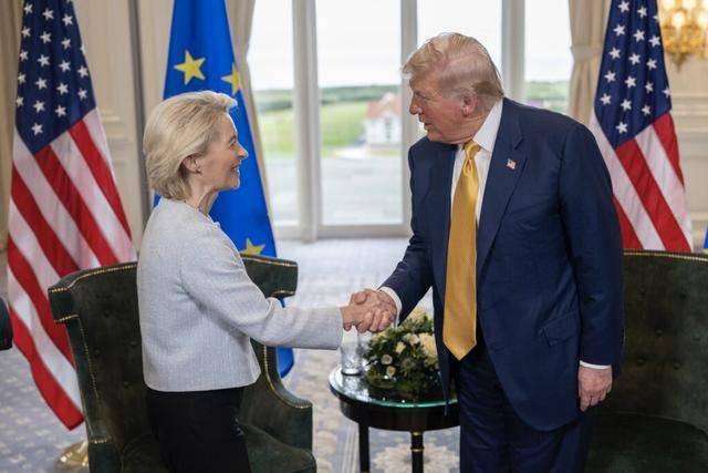 美国想和中俄印日组建C5<strong></p>
<p>数字货币期权</strong>,梅德韦杰夫:给了欧洲一记响亮的耳光