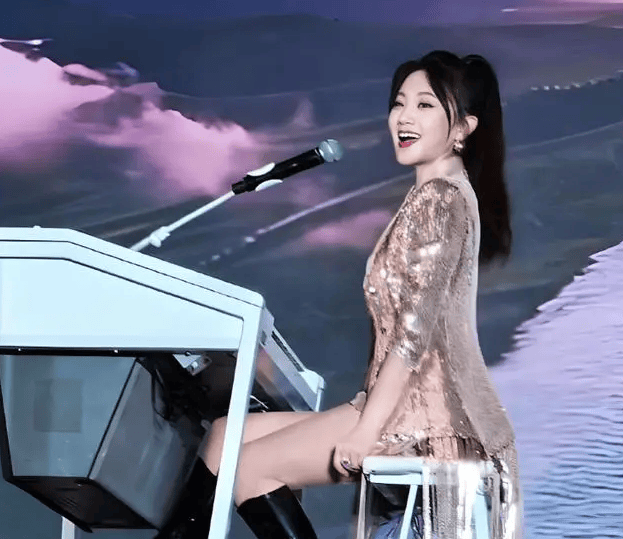 考古|玖月奇迹被曝已复婚<strong></p>
<p>数字货币期权</strong>，王小玮疑似怀孕小腹隆起，为何两人至今不同台演出？