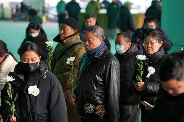 何晴之子追思：妈妈很喜欢雪<strong></p>
<p>炒数字货币</strong>，北京这场雪好像是为她而下