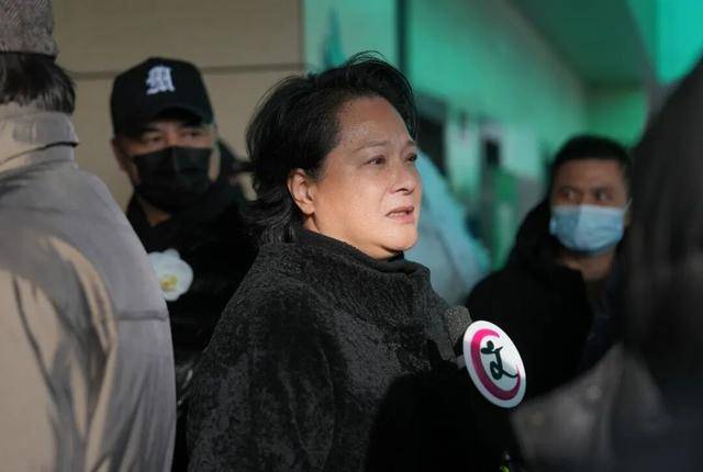 何晴之子追思：妈妈很喜欢雪<strong></p>
<p>炒数字货币</strong>，北京这场雪好像是为她而下