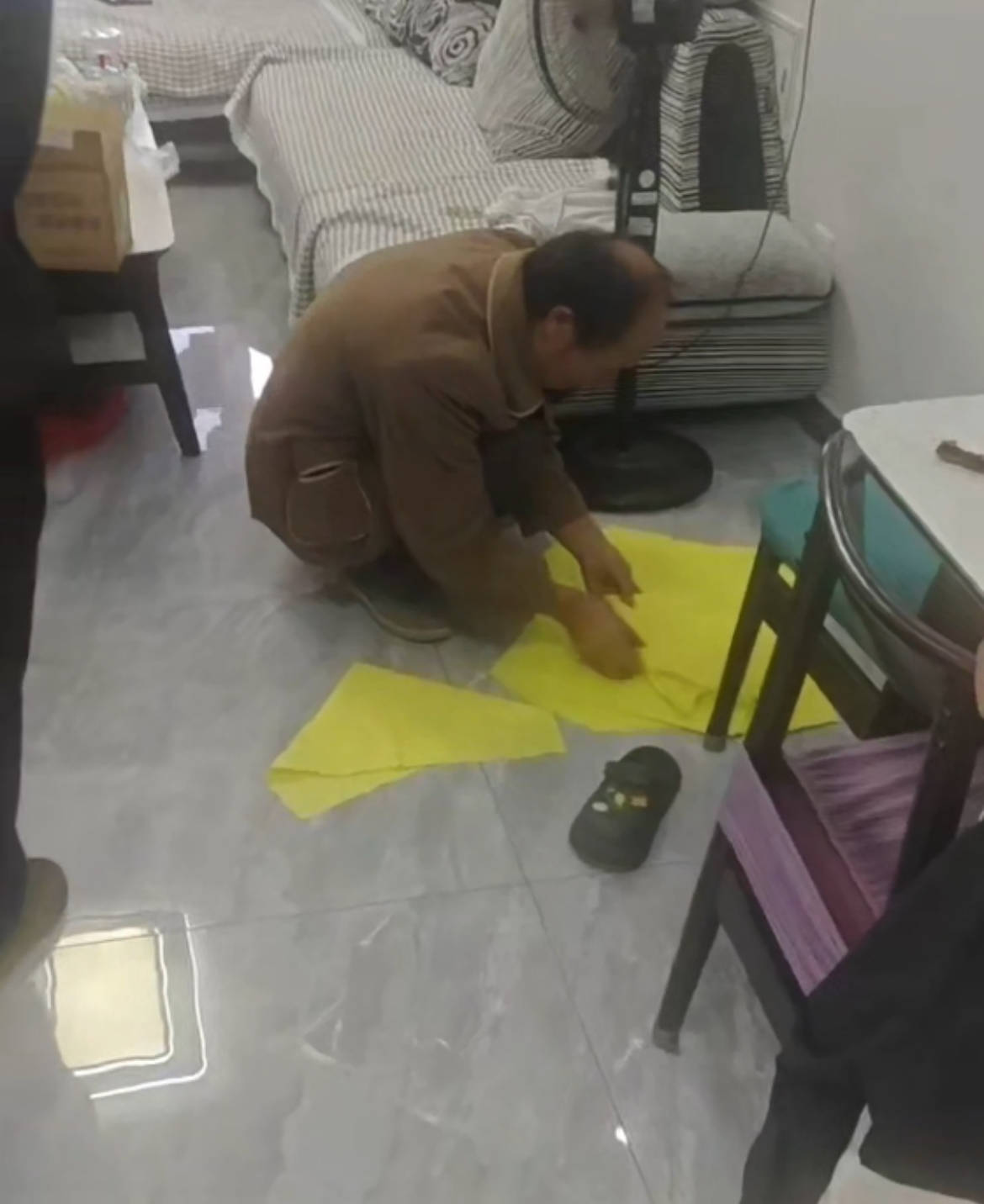 疑因离婚多年的前妻订婚<strong></p>
<p>数字货币趋势</strong>，临沂一男子上门将其杀害，死者家属：检方已提起公诉