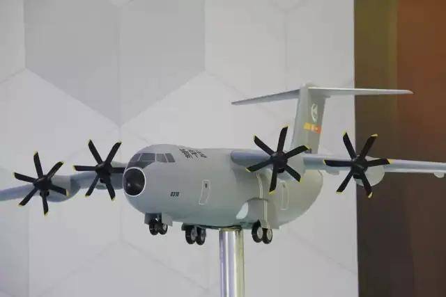 新款中型运输机运-30成功首飞<strong></p>
<p>啥是数字货币</strong>，网友：要搞AC-130那样的炮艇机？