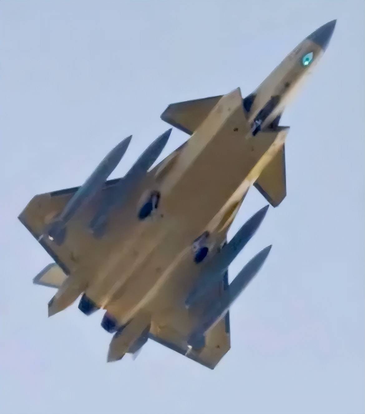 中航官宣:歼-20S具备对地、对海打击能力<strong></p>
<p>数字货币查询</strong>,可与无人机协同作战!