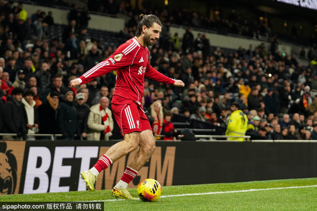 观战台:曼联恶战纽卡+切尔西火拼维拉 曼城冲八连胜