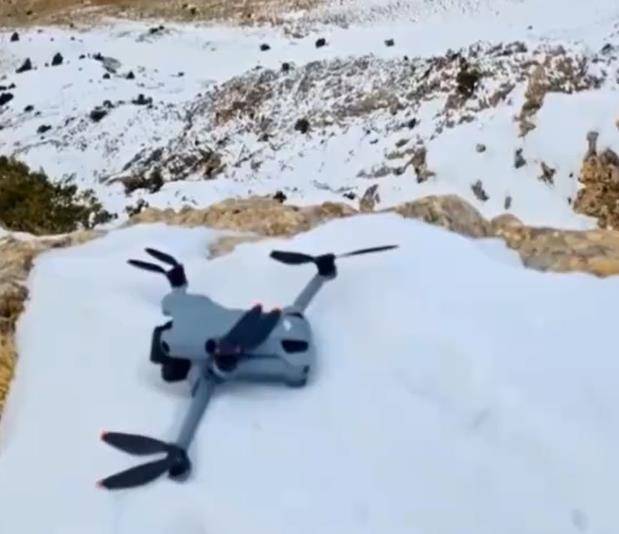 土耳其老鹰空中抓走无人机<strong></p>
<p>数字货币矿机</strong>，带上山顶“玩自拍”