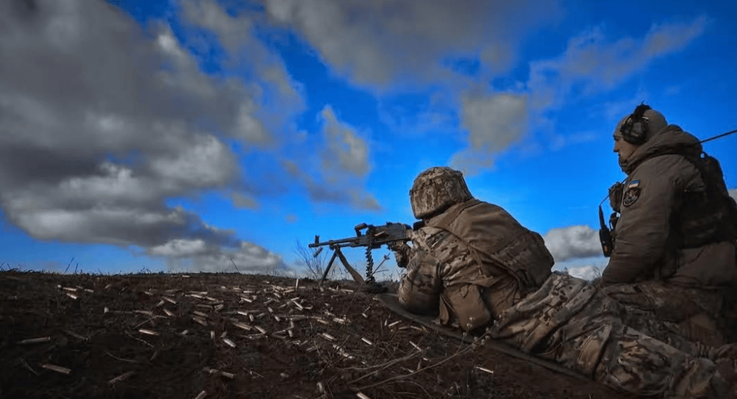 俄军正把乌军吊起来炸<strong></p>
<p>币安数字货币</strong>,俄方报仇零时差,一名"北约关键上校"阵亡!