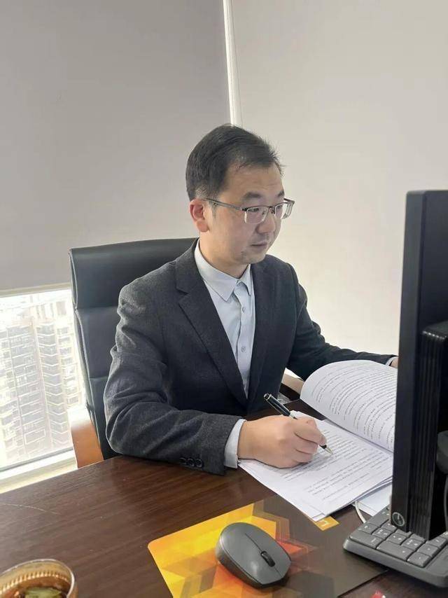 20分钟直达武汉<strong></p>
<p>币安数字货币</strong>!坐动车上下班是种什么体验……